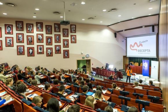 Gedeon Richter wspiera studentów farmacji
