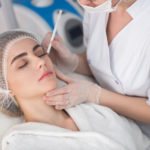 Jak pozbyć się worków pod oczami i poprawić wygląd powiek?