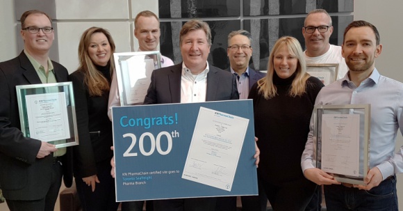 Kuehne + Nagel: 200 globalnych certyfikowanych oddziałów KN PharmaChain BIZNES, Farmacja - Ogólnoświatowa sieć certyfikowanych lokalizacji do obsługi branży farmaceutycznej rośnie, do grona dołączył oddział w Toronto. Globalne ustandaryzowane procesy na każdym poziomie zgodności to wartość napędowa dla Klientów z branży pharma & healthcare w całym łańcuchu dostaw.