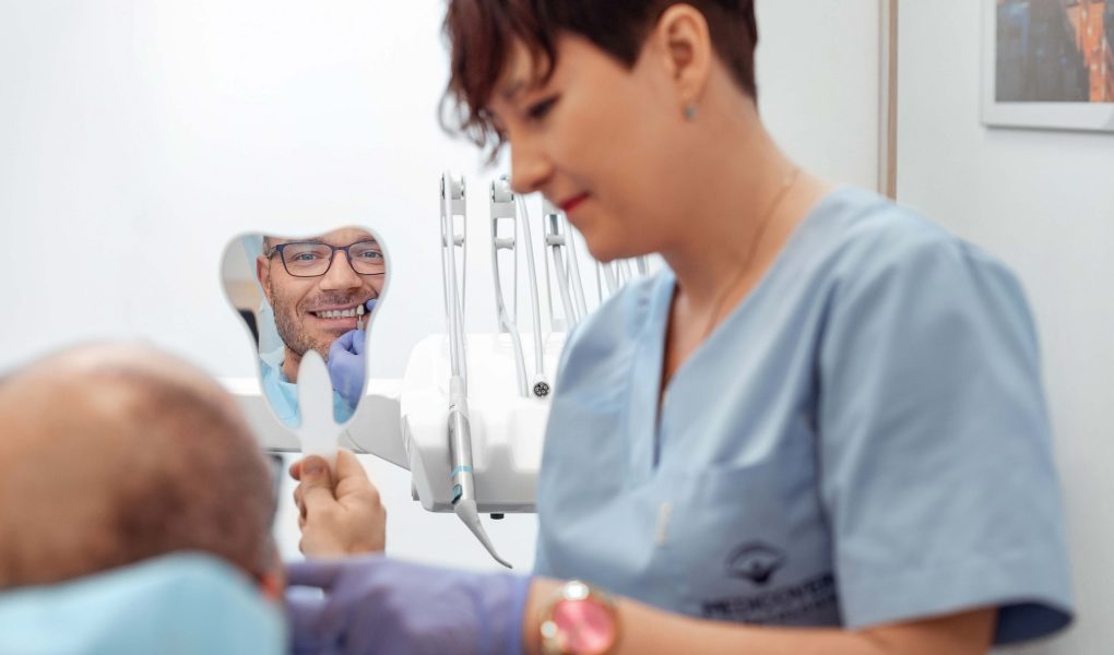 Bonding zębów – prosta metoda na szeroki uśmiech!