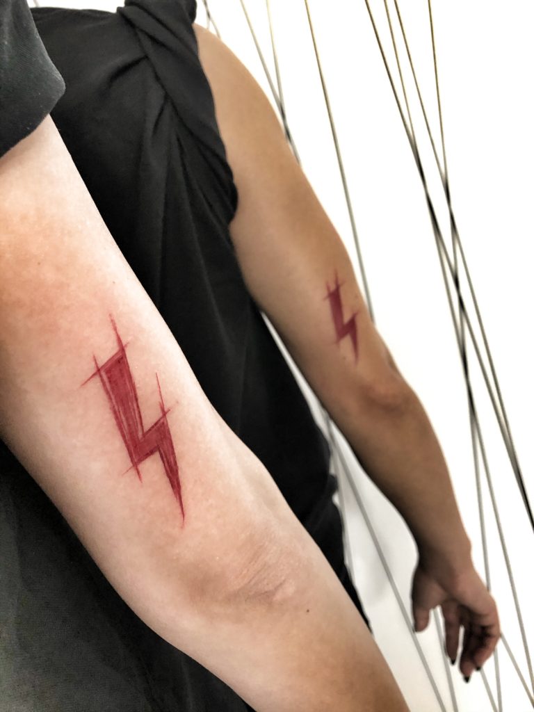 tatuaz_blyskawica_inez_janiak_molecka